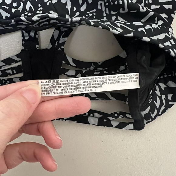 Victoria Sport Racerback Bra Womens Size XS Black Geometric Aztec Mesh Lined - Picture 5 of 9